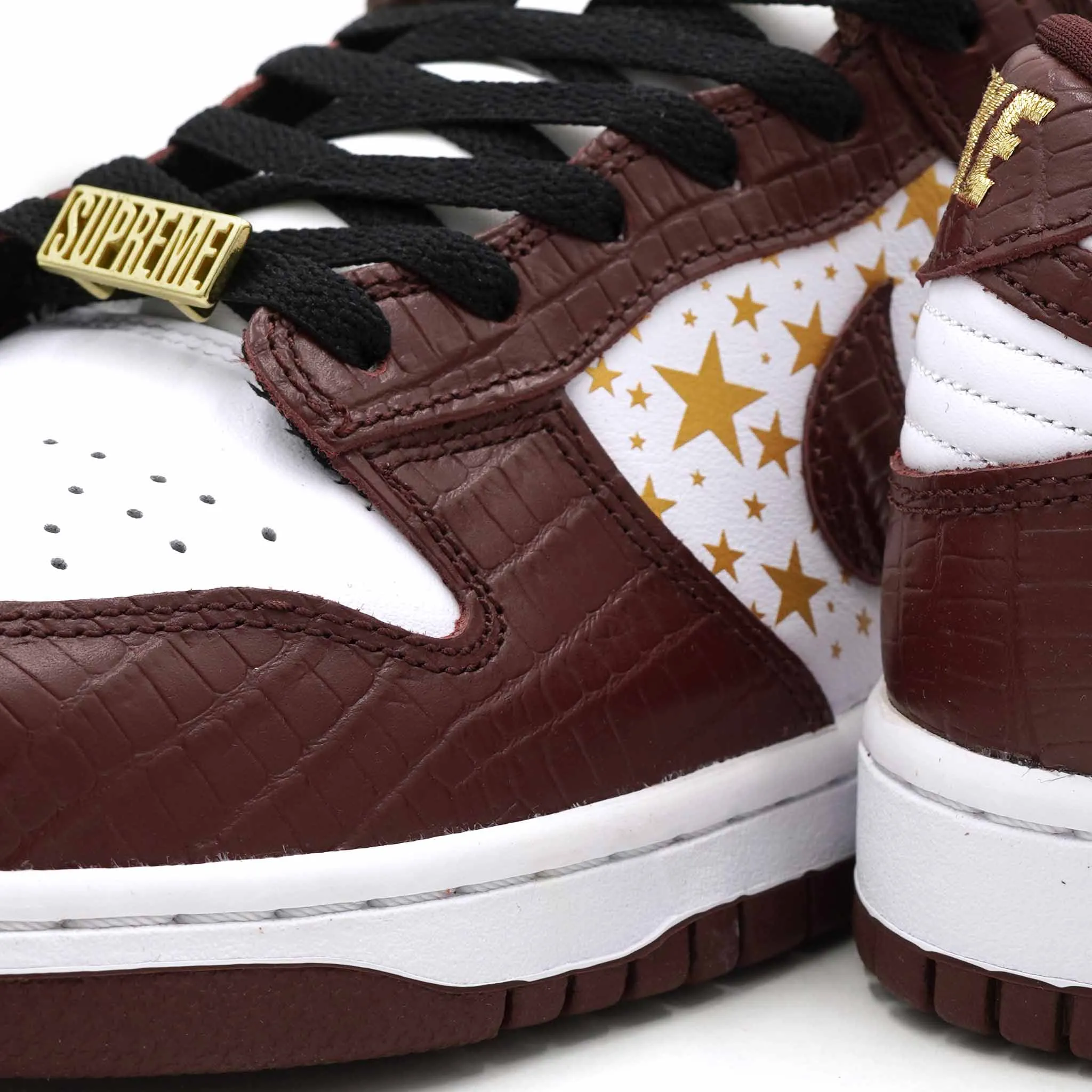 SUPREME X NIKE SB DUNK LOW STARS BARKROOT BROWN 2021